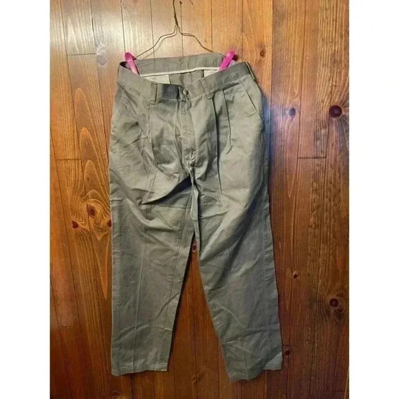 WRANGLER SIZE 34 X 32 KHAKI PLEATED PANT - Picture 1 of 3